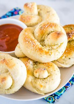 Mama's Garlic Knots(3)